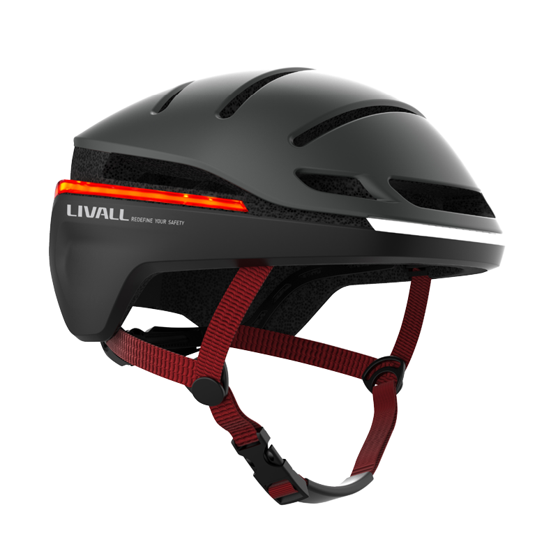 Helm mit SOS-Funktion und Brems- und Blinklicht